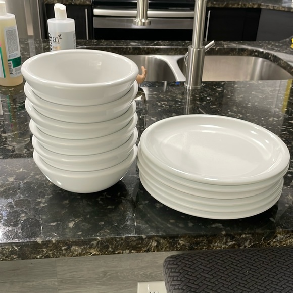 Crate&Barrel Dining Modern Crate Barrel Melamine Dish Set By Zak Designs Poshmark